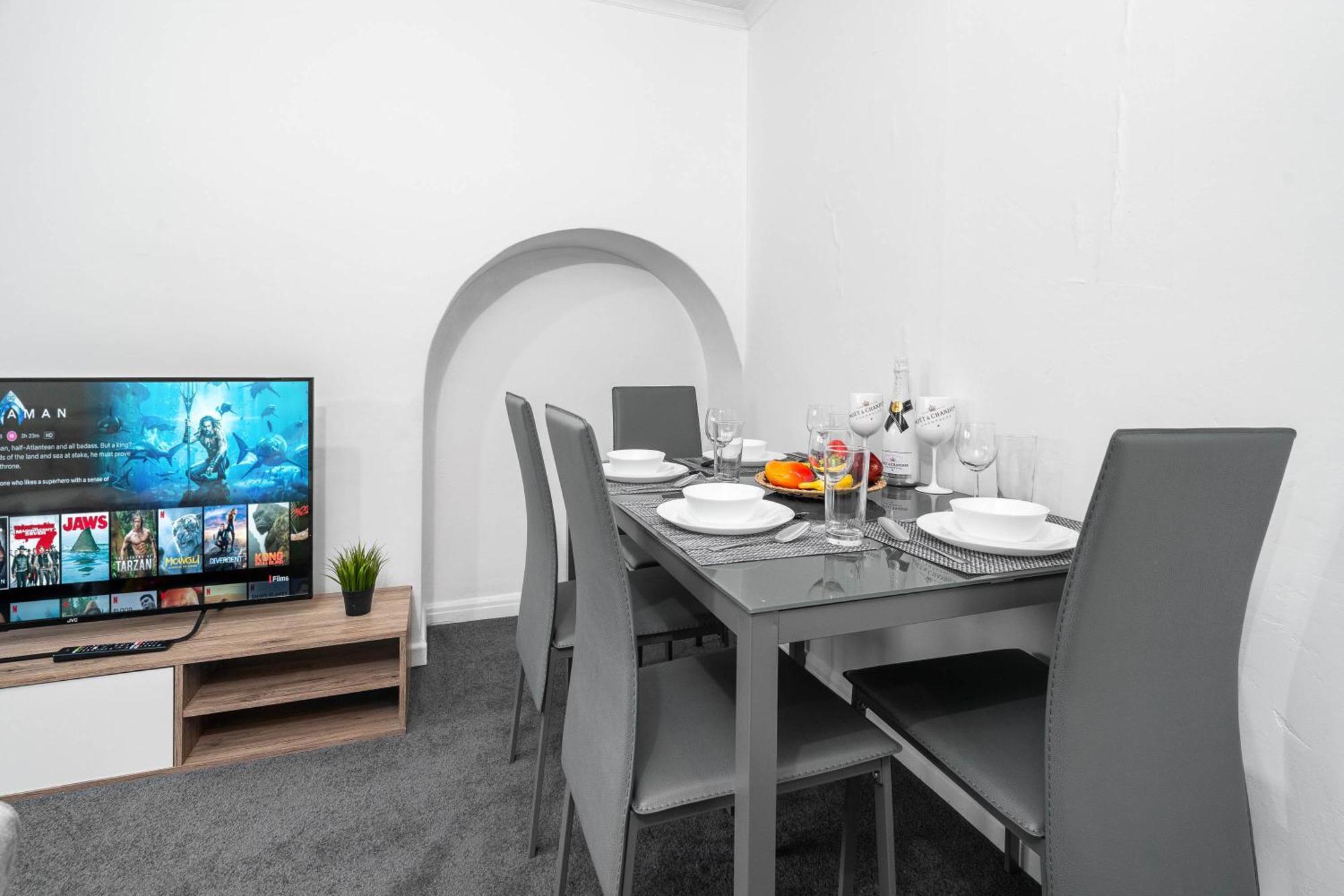 4 Bedroom House - Accommodates 7 - Garden - Parking - Netflix - Wifi - 559T Бирмингем Экстерьер фото